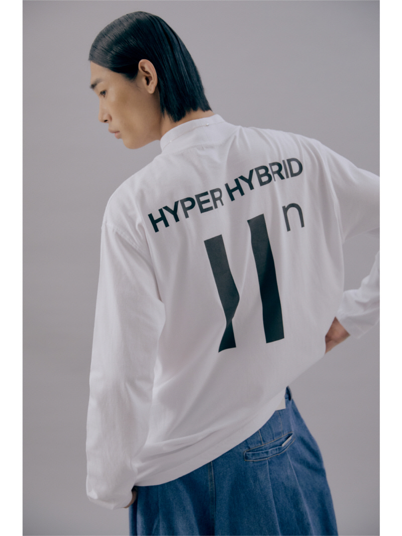 [하이투] HYII 모크 넥 로고 티셔츠 화이트