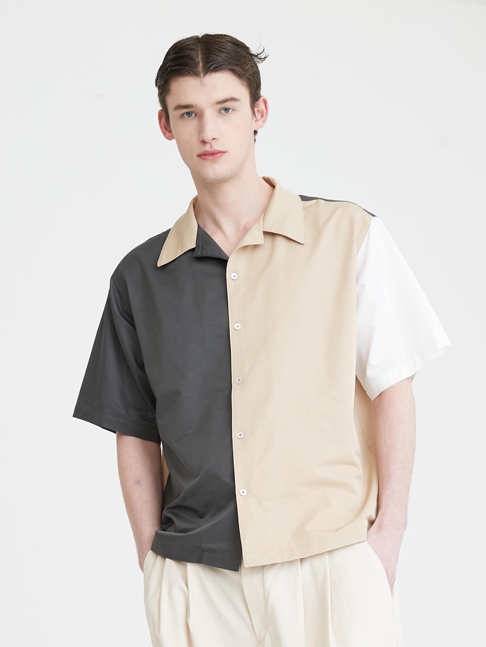 [하이투] Color Block Half Sleeve Shirt Beige